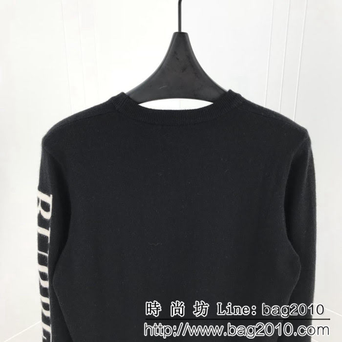 BURBERRY巴寶莉 18SS秋冬新款 手臂Burberry字母logo 簡單百搭款 毛衣 ydi1090